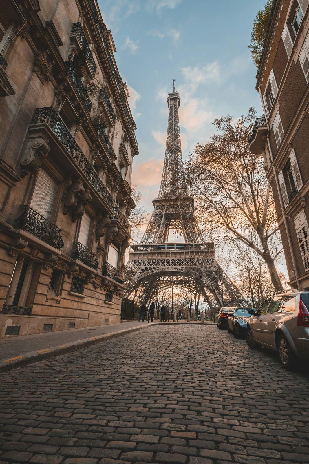Sur les pavés du 7ᵉ.