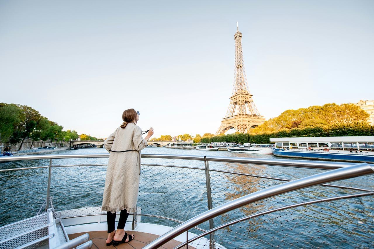 Bateau-mouche, 21h.